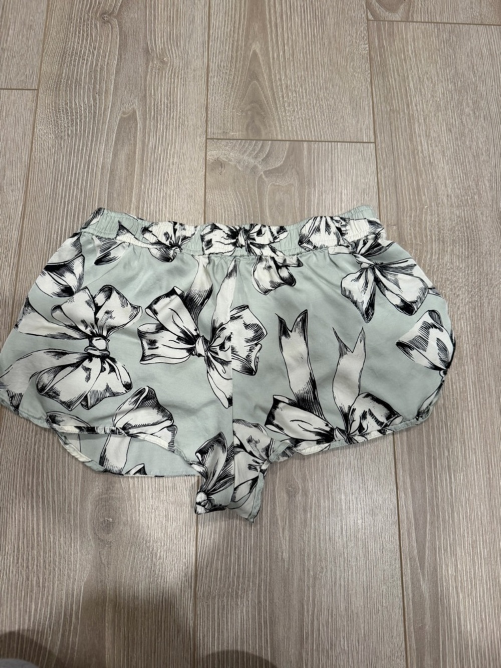 Anthropologie Silky Patterned Pajama Shorts Mint Green White Bows - Picture 4 of 4